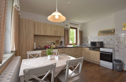 Schleid Apartment | "Pferde Glück" vacation apartment with 2 bedrooms made of Swiss stone pine wood