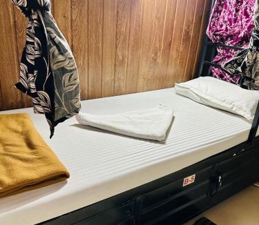 Sakinaka Hotel | PG Mahira Dormitory