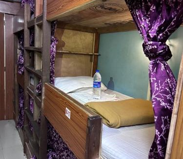 Sakinaka Hotel | PG Mahira Dormitory