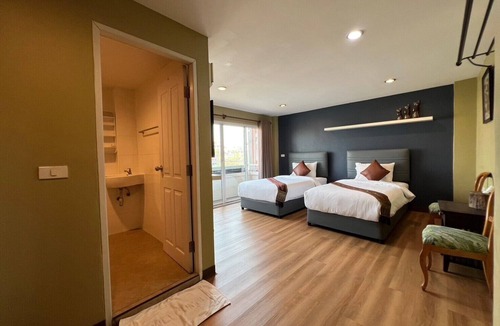 Racha Thewa Hotel | Phaphoom Boutique