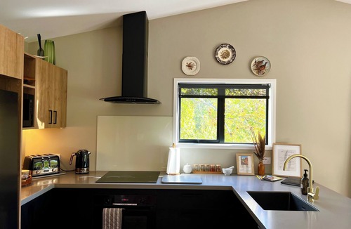 Upper Moutere Cottage | Pheasant Lodge - a touch of luxury in the countryside