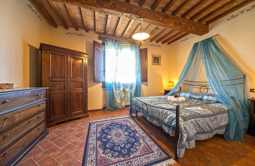 Le Piazze House | Pheasant swimming pool flat with 3 bedrooms and two bathrooms