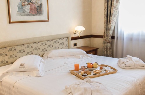 Correggio Hotel | Phi Hotel dei Medaglioni