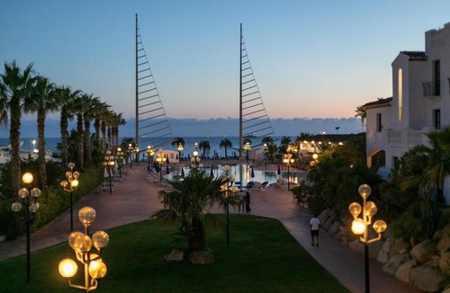 Capitana Hotel | Phi Hotel Sighientu