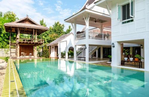 Pa Tan Villa | Phi Private Villa: Luxury Thai with Riverview
