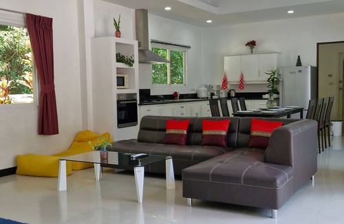 Chalong Villa | Phikun Private Pool Villa