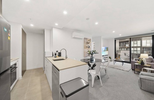 Phillip Apartment | Phillip 2-Bed: Chic Interiors, Amazing Amenities