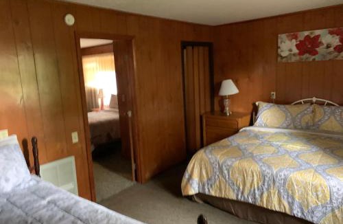 Robbinsville Hotel | Phillips Historic Motel & Cottages