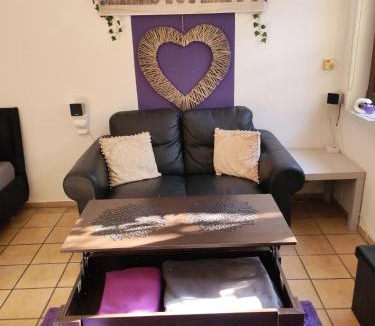 Leinfelden-Echterdingen Apartment | Phils Cozy apartment self check in near Airport free parking airportbus station