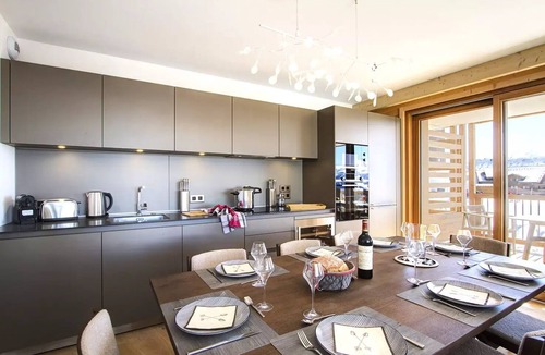 Bergers Apartment | PHOA23 Spacious apartment in a residence with a pool, right at the foot of the slopes