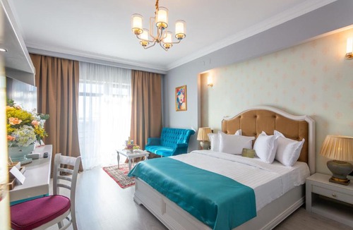 Sector 1 Hotel | Phoenicia Express Hotel