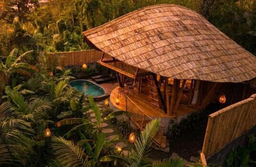 Selat Villa | Phoenix Bamboo House by Ecobreeze