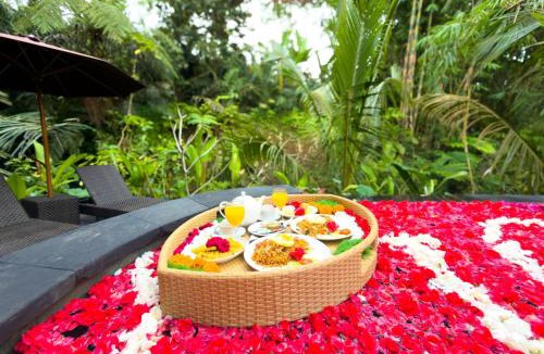 Selat Villa | Phoenix Bamboo House by Ecobreeze