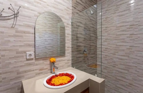 Batu Bolong Bed & Breakfast | Phoenix bed and breakfast 2.9