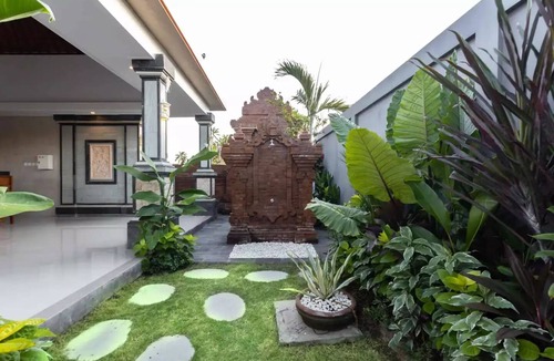 Batu Bolong Bed & Breakfast | Phoenix bed and breakfast 2.9