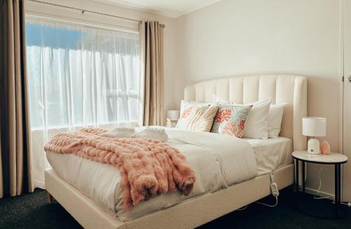 Hokitika House | Phoenix Escape