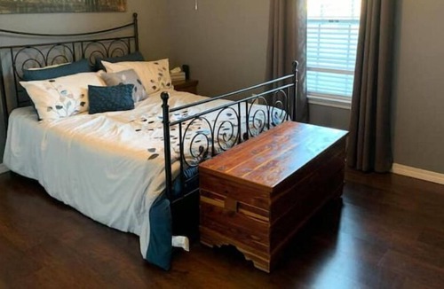 Robertsdale House | Phoenix Landing - Entire Residential Home
