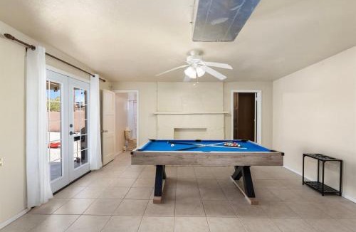 Encanto House | Phoenix Lightrail BBQ & Billiard minutes from DT