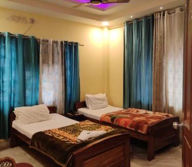 Siliguri Hotel | Phoenix Lodge