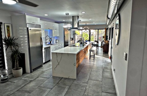 Paradise Gardens House | Phoenix Mid-Century Escape, hot tub, non-heated pool, dog run/family friendly.