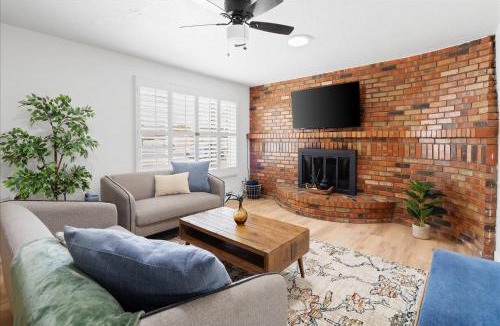 North Mountain House | Phoenix Pool Home, Dog Yard & EV Charger