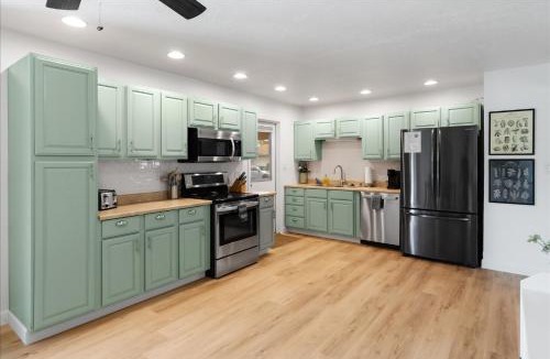 North Mountain House | Phoenix Pool Home, Dog Yard & EV Charger