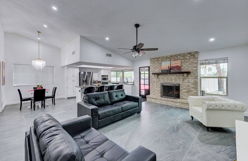 Moon Valley Vista House | Phoenix, Pool, Hottub, basketball court, arcades, mountain views and much more!