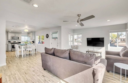 Coronado House | Phoenix Retreat, Main House and Casita, Sleeps 8