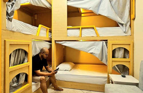 Jumeirah Beach Residence Hostel | PHOENIXWAVES FOR HOMES RENTEL L.L.C