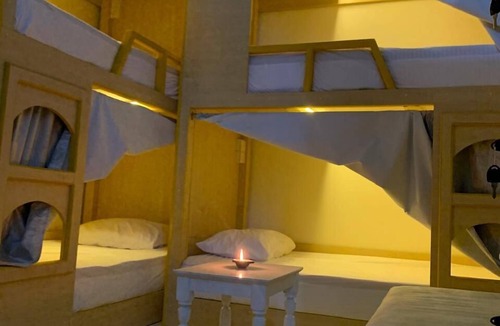 Jumeirah Beach Residence Hostel | PHOENIXWAVES FOR HOMES RENTEL L.L.C
