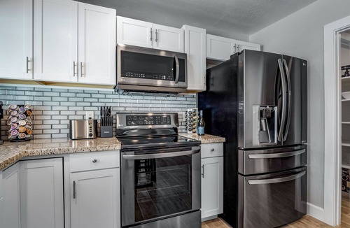 Roadrunner Estates East House | PHX Scottsdale Oasis 4BR Private Pool Hot Tub Resort-Style Patio Shop Dine Golf