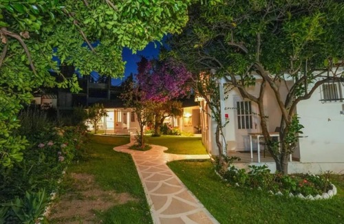 Skiathos Town Apartment | Physis Oikos Beachfront Apartments