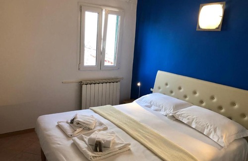 San Frediano Apartment | Piaggione Apt, Case Galante Apartments in Florence