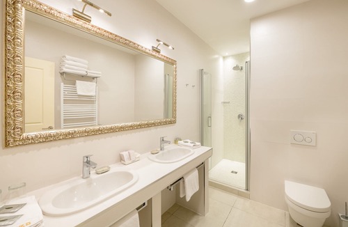 Old Town Hotel | Piazza Heritage Hotel