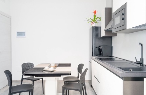 Melendugno House | Piazza Pertini – Apartment and Rooms in Melendugno with Wi-Fi and Air Conditioning