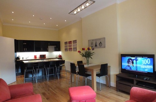 New Town Apartment | Picardy Place Apartment
