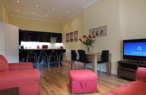 New Town Apartment | Picardy Place Apartment