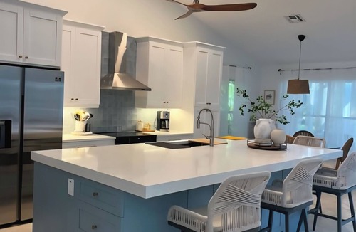 Crown Pointe House | PICCADILLY MANOR-3BD/2BA W HEATED POOL +1 773 443-7832