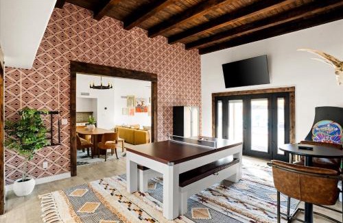 Glendale House | Pickleball & Mini Golf Karaoke Game Room