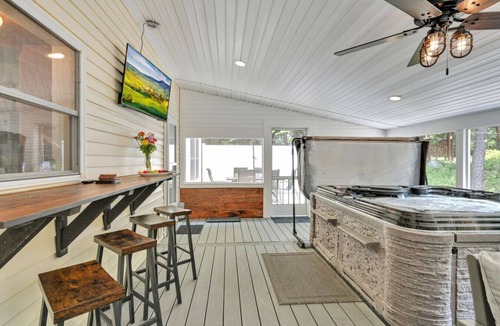Briar Crest Woods House | *Pickleball~No-step accesss~Hot tub~Firepit~BBQ