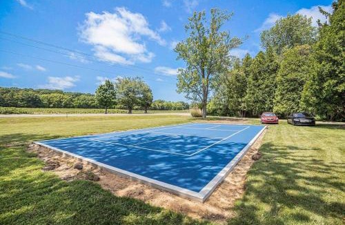 South Haven Apartment | Pickleball Paradise