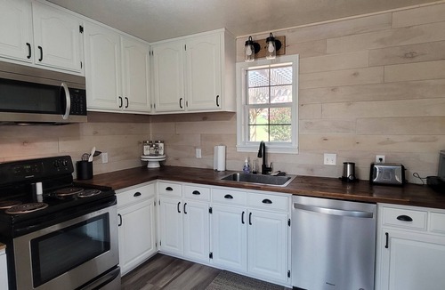 Morris Chapel House | Pickwick- Screened Patio ON Tennessee River 7th Nt FREE- Dogs Allowed