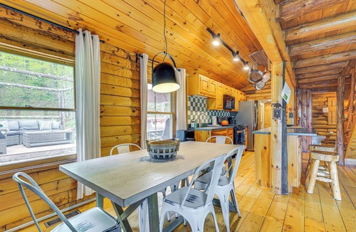 Bridgewater Corners Cottage | Picture-perfect Vermont Mtn Cabin w/Hot Tub!