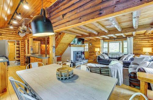 Bridgewater Corners Cottage | Picture-perfect Vermont Mtn Cabin w/Hot Tub!