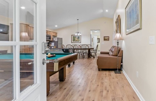 Pullman House | Picture Perfect Dual Home on the Lake