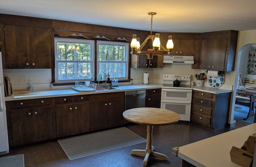 Washington House | Picturesque 9 bedroom waterfront getaway on Highland lake.