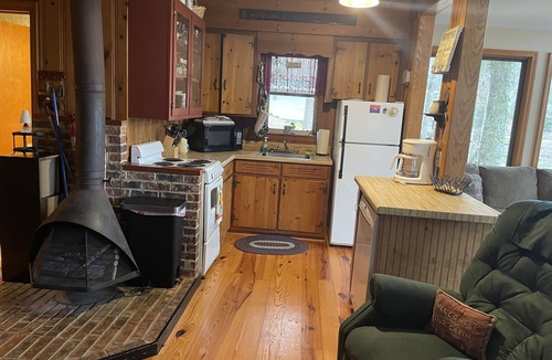 Mountain Rest House | Picturesque Mountain Rest Lake Cabin on the lake with private dock!