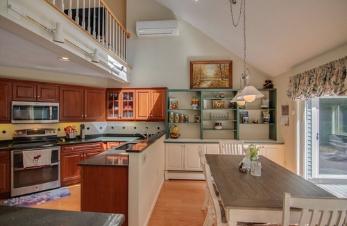 Thornton House | Picturesque Ski getaway close to Loon Mountain and Waterville Valley Ski Resorts