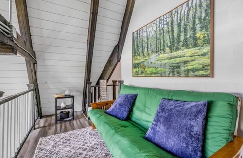 Maurertown Cabin | Picturesque views @ The Triple A-Frame