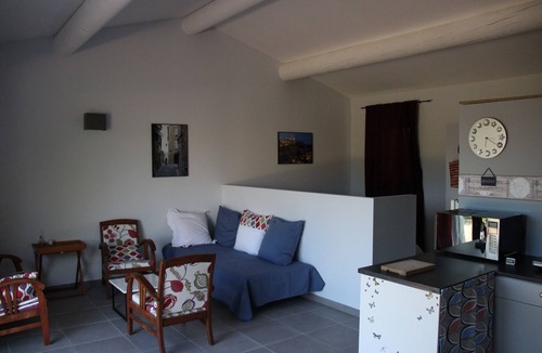 Gordes Apartment | Pied à terre of 40 m2 in house in the town of Gordes